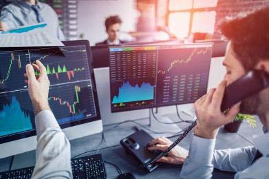 地缘“三重火线”预警！黑海遇袭+美委对峙+俄乌嘴仗，油市警报拉响